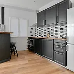 Architectural Apartment Near Bastille & The Marais